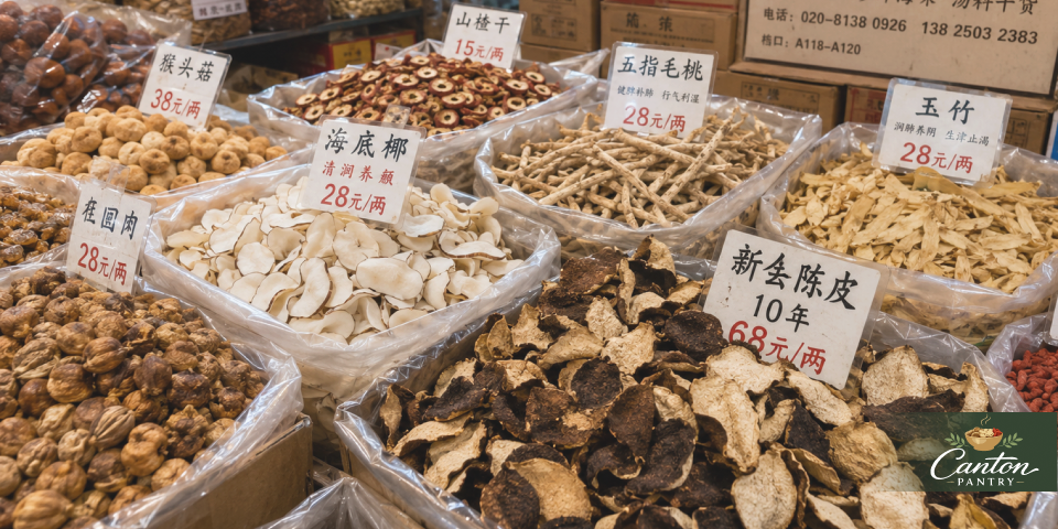 陳皮、海底椰、五指毛桃等廣式湯料食材近景